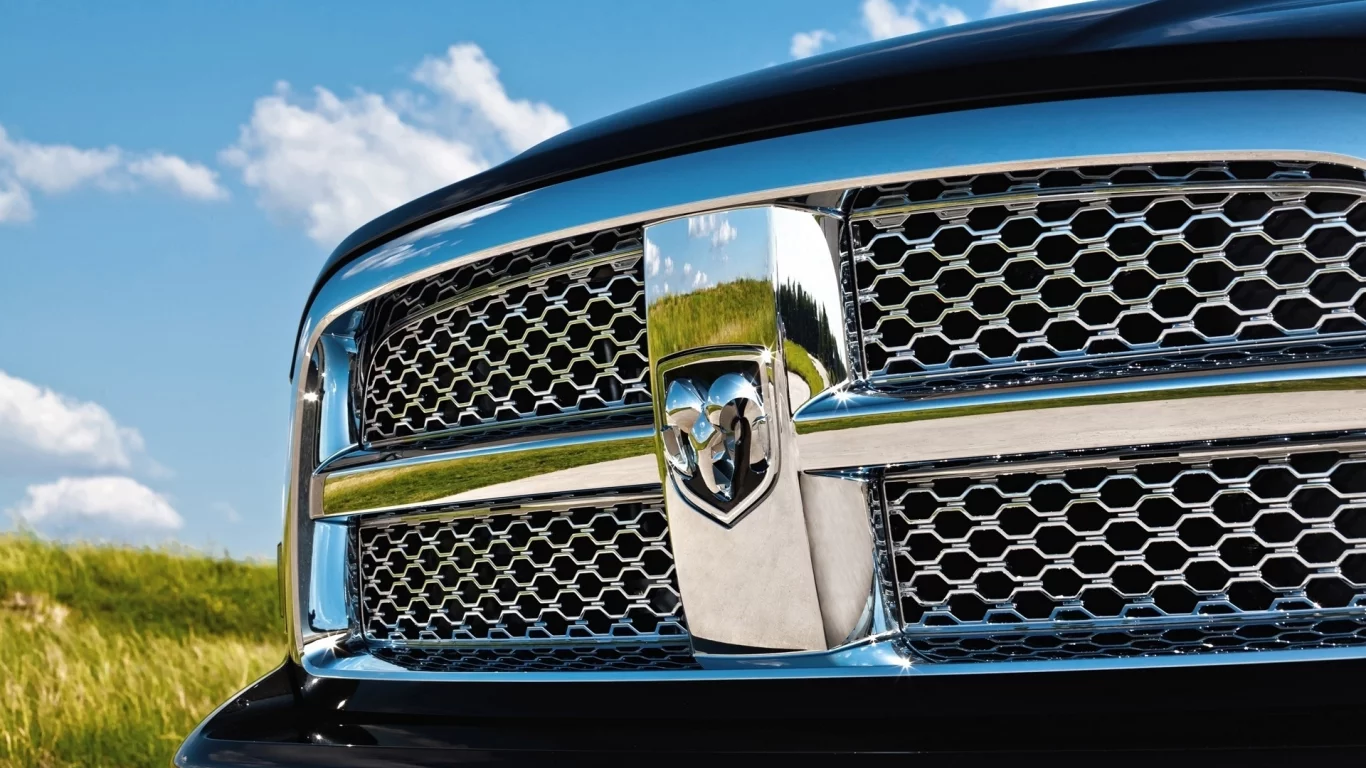 лэрэмайн лонгхорн, логотип, эмблема, dodge, рам, небо, laramie longhorn, гриль, ram, додж, передок, grille, emblem, значёк, решетка радиатора