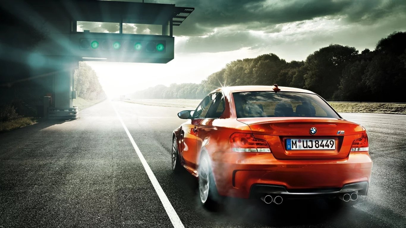 полоса, деревья, зеленый свет, bmw, оранжевый, старт, полигон, coupe, солнце, m1series, облака, купе, дорога