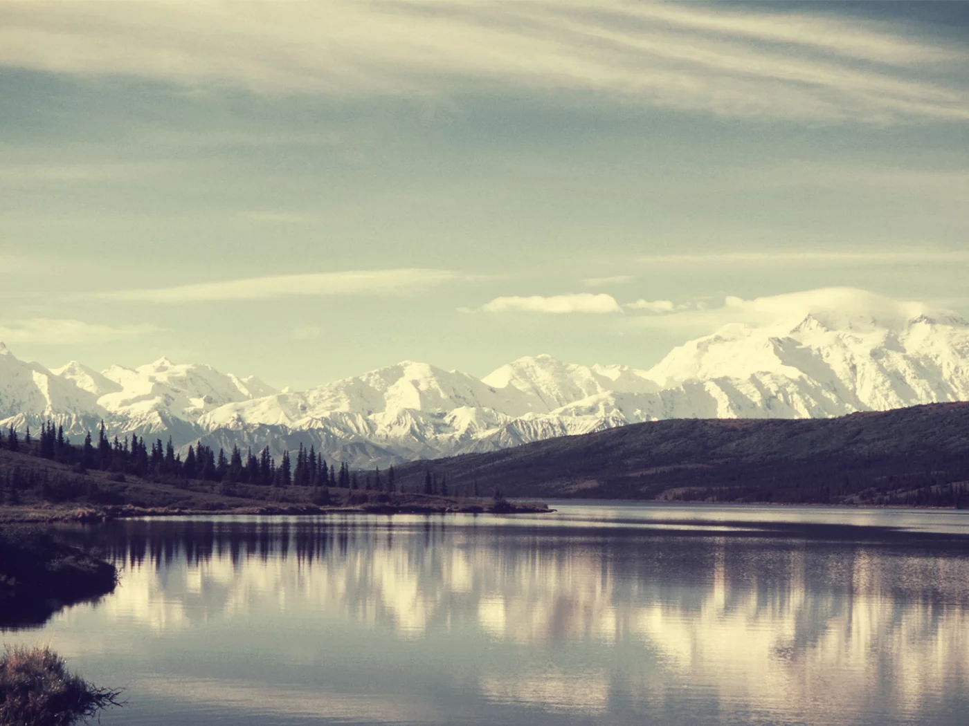 nature, clouds, forest, sky, grass, lake, горы, water, деревья, landscape, небо, вода, 1920x1080, trees, snow, mountains, трава, озеро, природа, лес, пейзаж, снег, облака