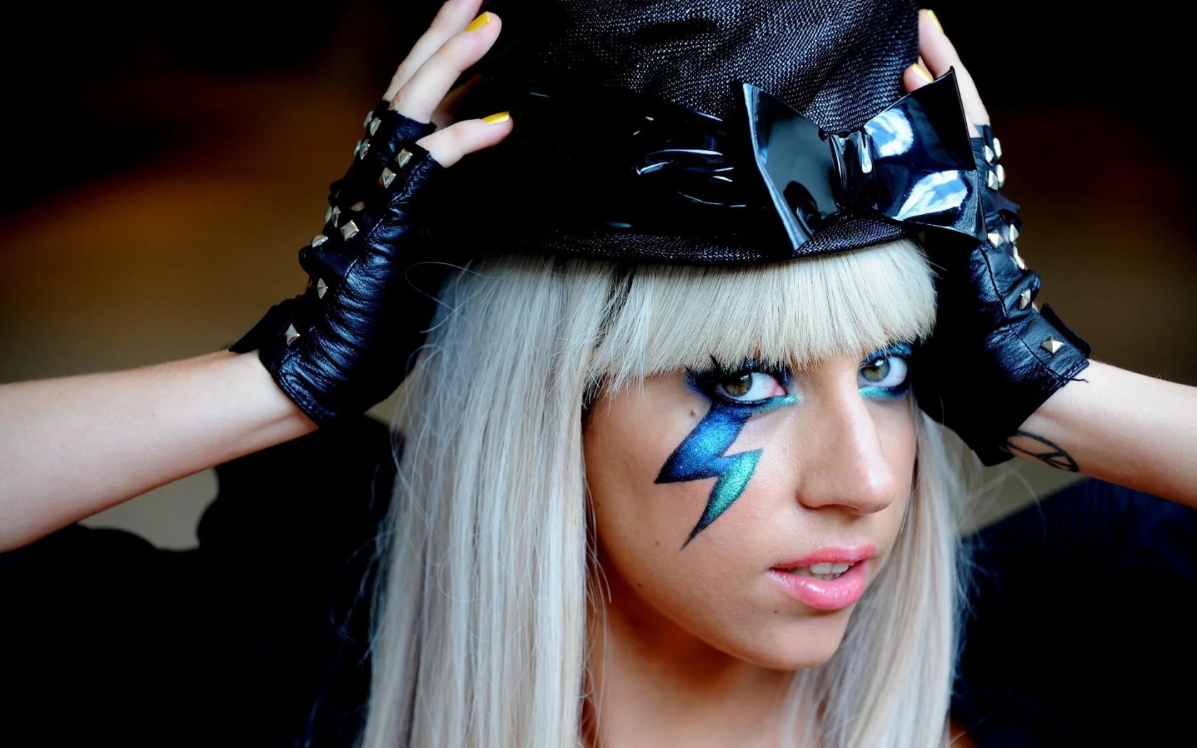 lady gaga, шляпа, макияж, глаза, лицо