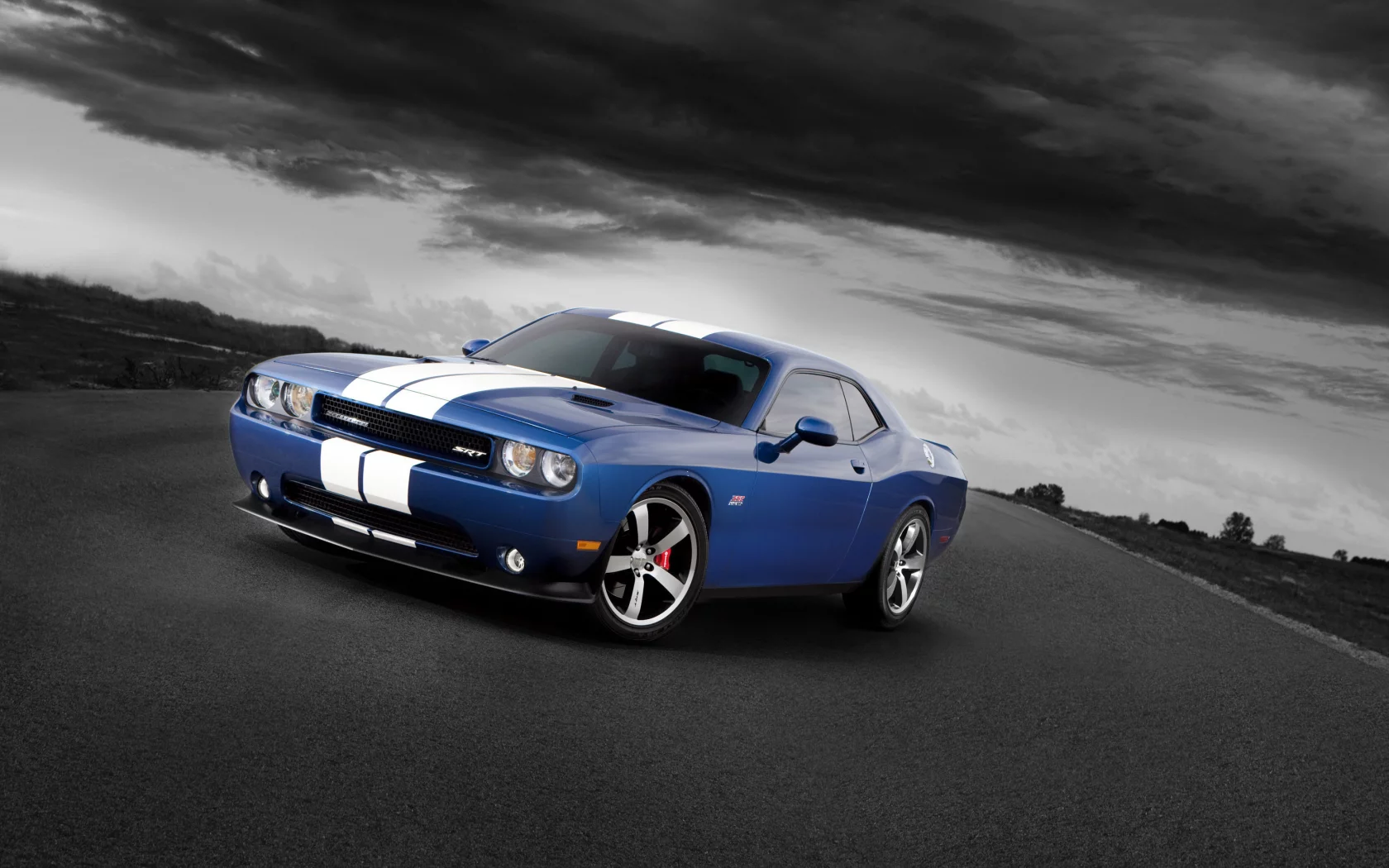 1024 x 8. Dodge Challenger srt8 392. Dodge Challenger Challenger srt8. Додж Челленджер СРТ 8. Додж Челленджер спорт.