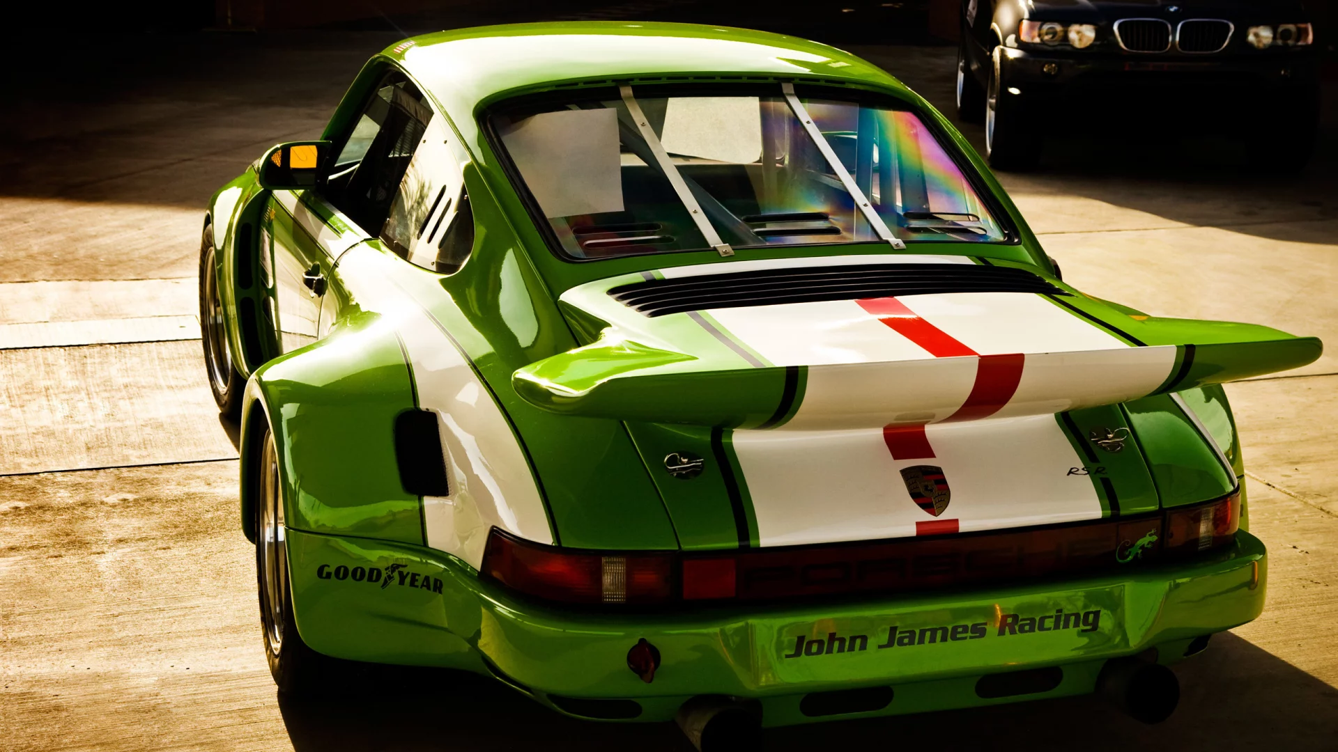 порше, зелёный, ракурс, bmw, 911, в тени, auto wallpapers, porsche, тачки, x5, фон, cars, спойлер, бмв, авто фото, удачный, свет, солнечный, авто обои
