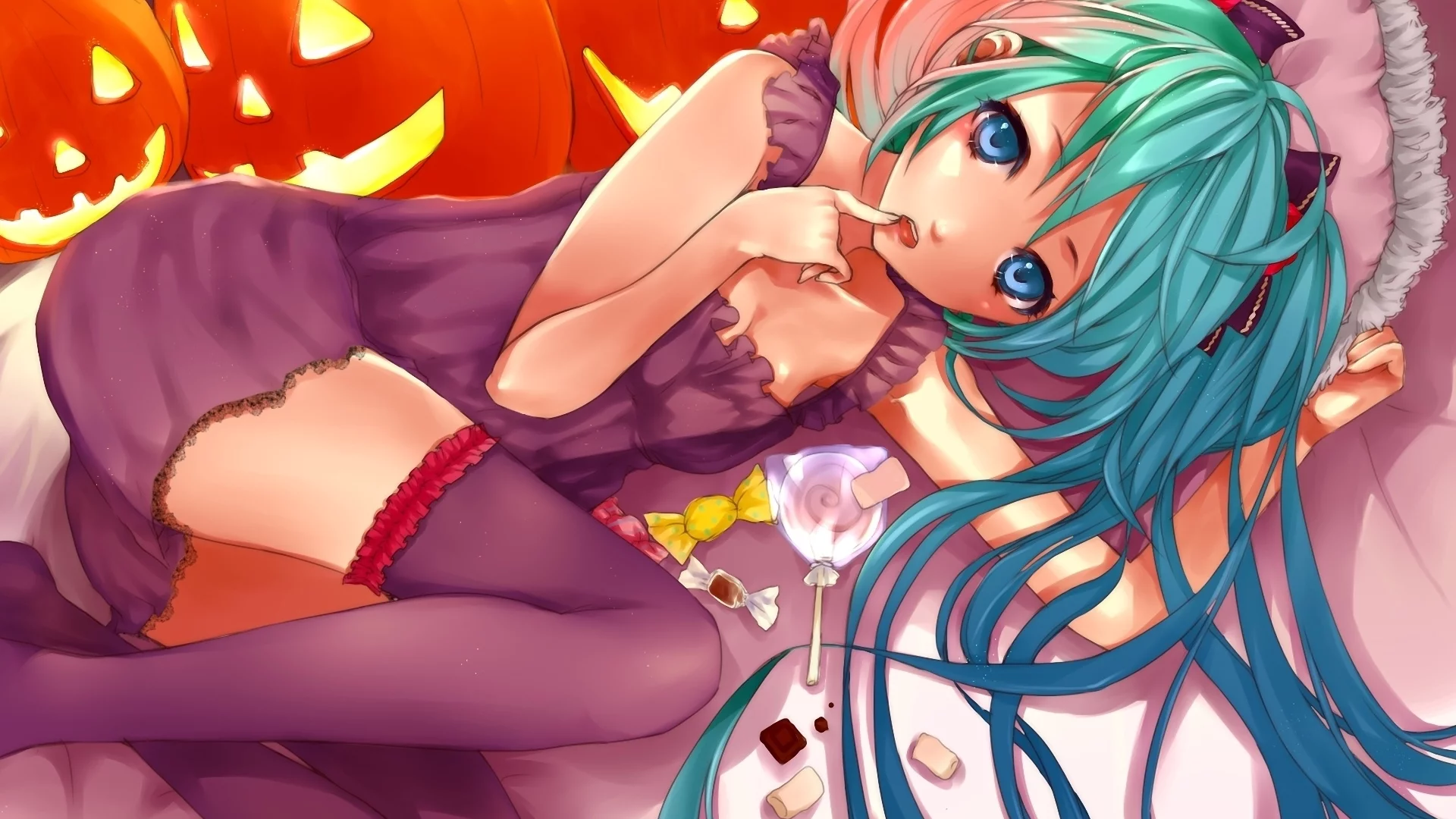 halloween, подушки, чулки, тыквы, vocaloid, конфеты, девушка, лежит, hatsune miku