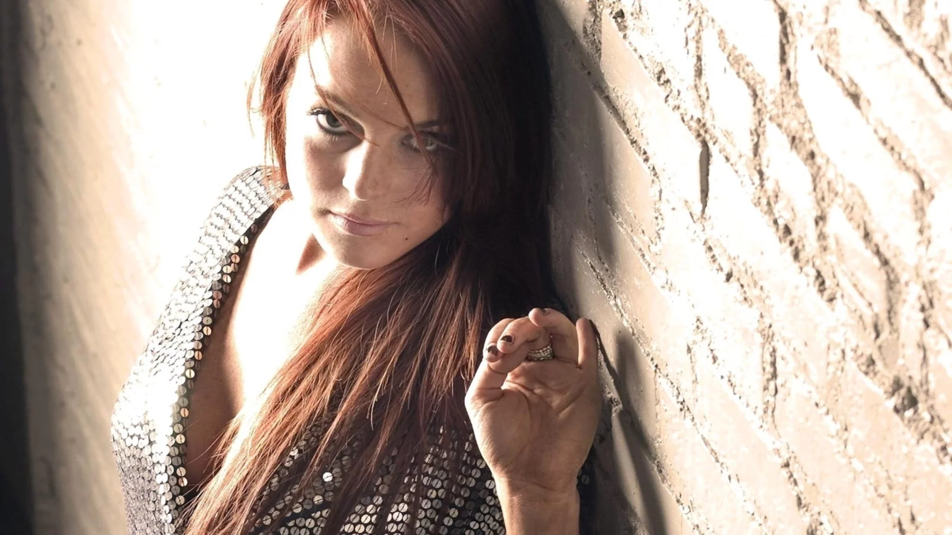 взгляд, кольцо, стена, линдси лохан, lindsay lohan