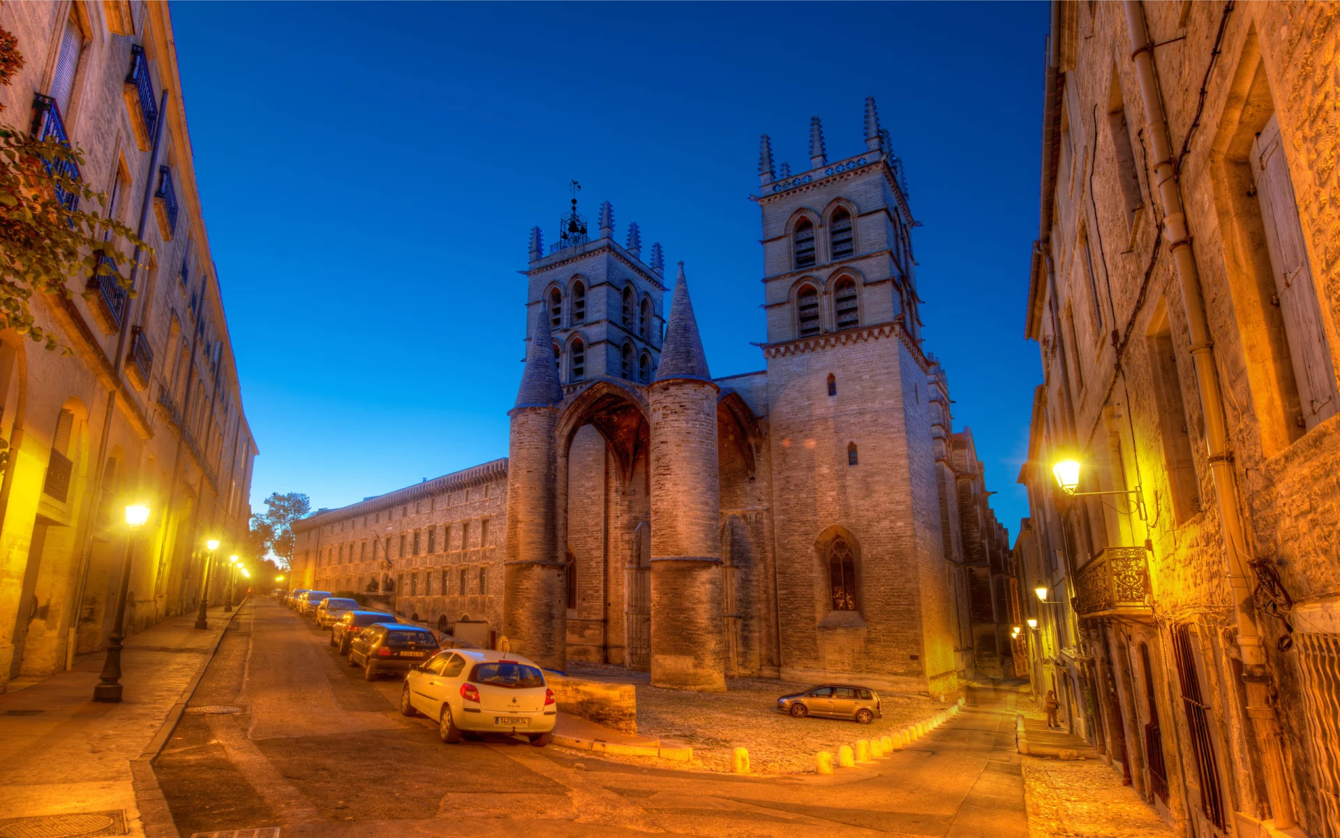 a dusk walk in montpellier, огни, ночь, машины, france