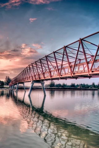 мост, облака, фон, город, небо, сооружение, река, wallpapers, берег, конструкция