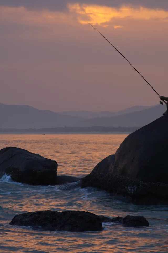 отдых, море, пейзаж, ловят рыбу, китай, валуны, путешествие, закат, рыбаки, настроение, остров хайнань