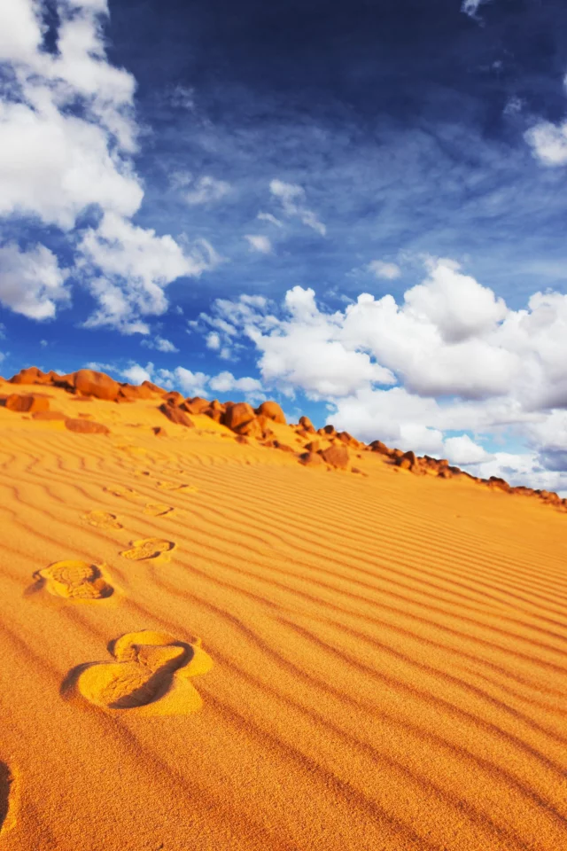 следы, vestige, облака, африка, отпечаток, синее, africa, footmark on sand, небо, пустыня, песок