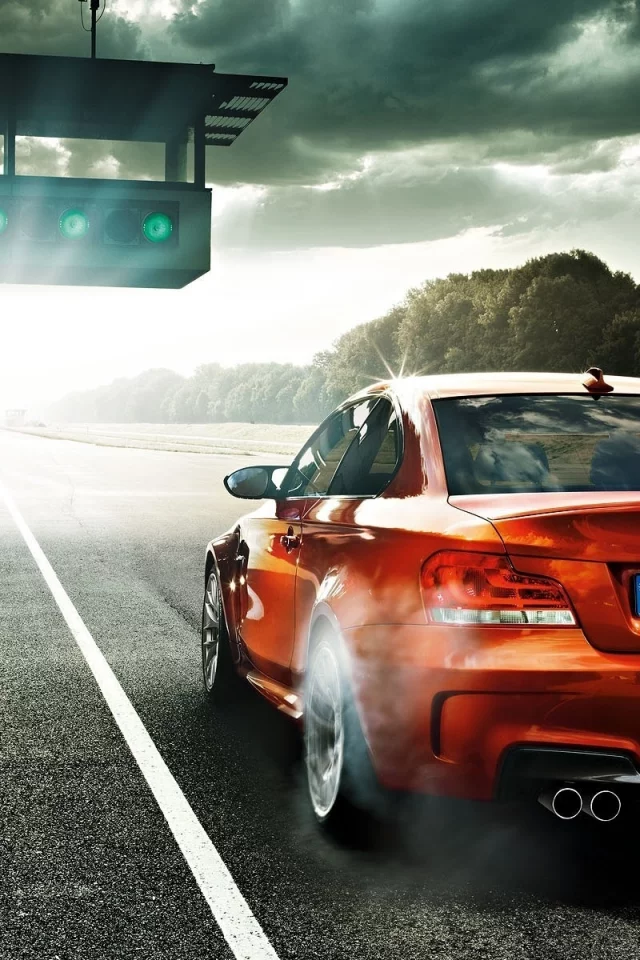 полоса, деревья, зеленый свет, bmw, оранжевый, старт, полигон, coupe, солнце, m1series, облака, купе, дорога
