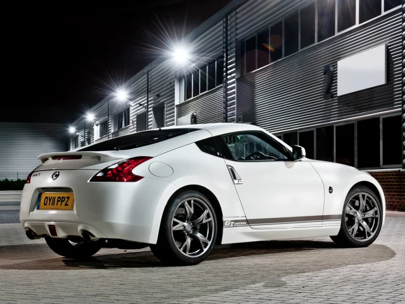белый,, gt edition, фонари, ночь, 370z, nissan, здание, ниссан, купе, спорткар