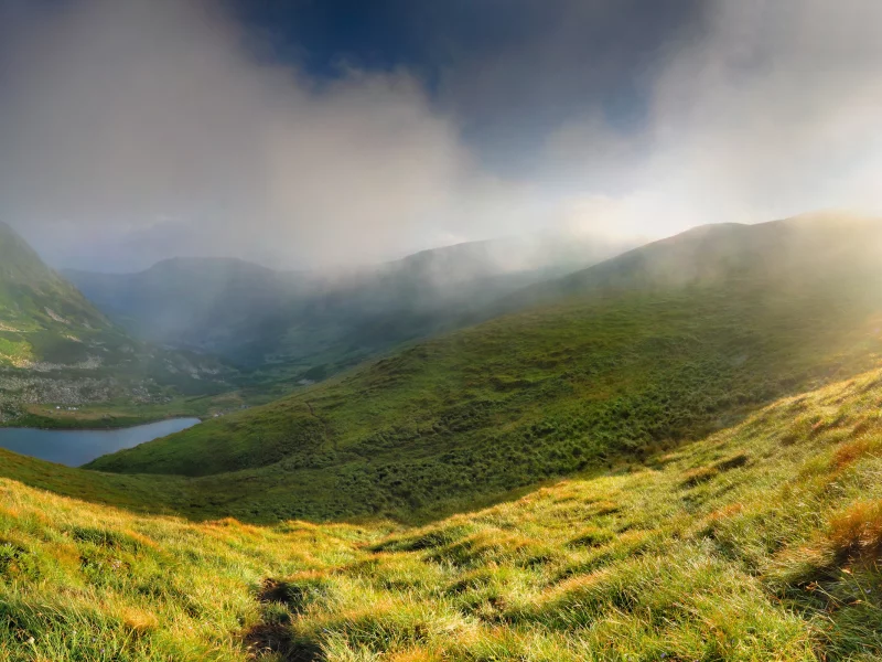 поле, горы, холмы, трава, widescreen wallpapers 3200x1600, поля, солнце, пейзажи, multi, dual, природа