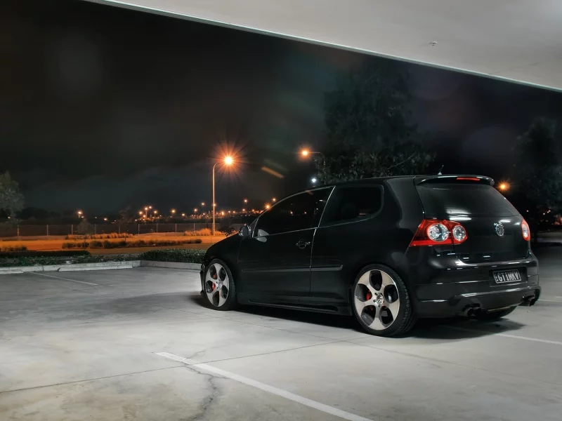 city, фольксваген, вечер, cars, golf, volkswagen, город, gti, auto, стоянка, vw, cars walls, остановка, огни