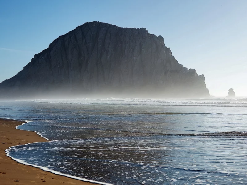 mountain, вода, море, скала, гора, песок, sea, пейзаж, sky, пляж, даль, туман, природа