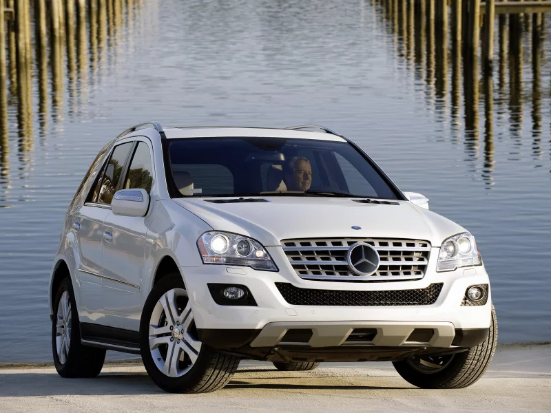bluetec, сваи, передок, ml320, вода, блютек, белый, отражение, джип, берег, mercedes-benz, мл320, мерседес