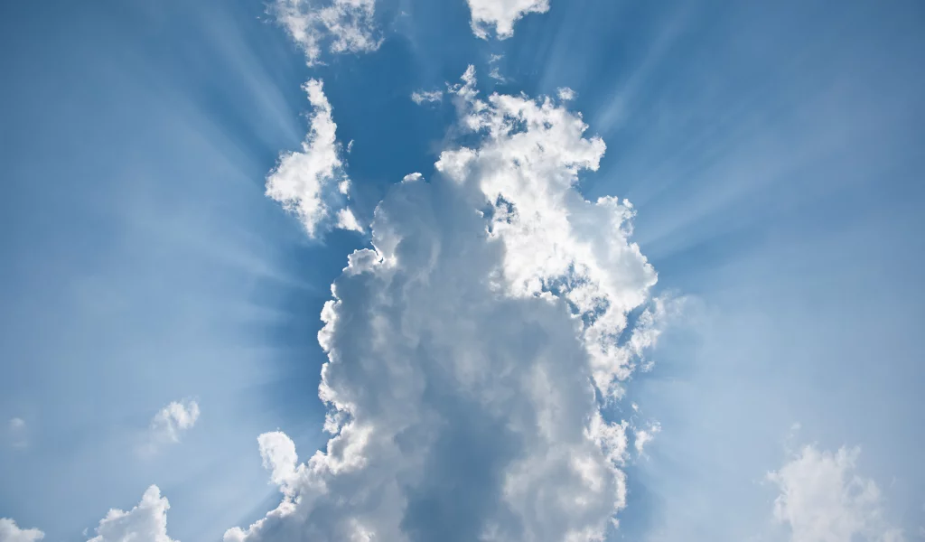 облака, sky, sunbeams, лучи солнца, небо
