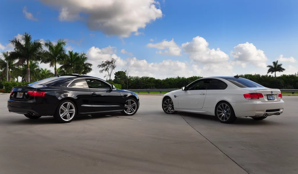 m3, audi, rs5, небо, bmw, белая, черная