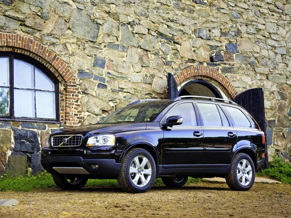 xc90, каменный дом, черный, volvo