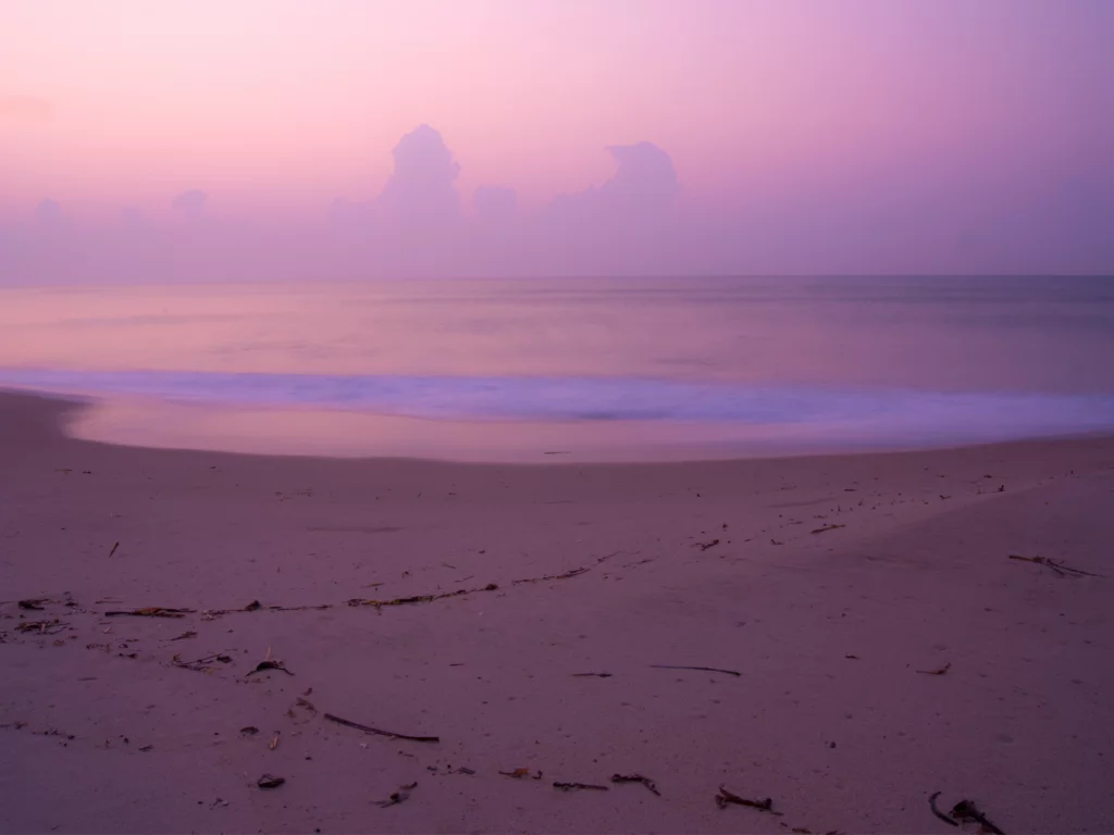 пляж, colors, sky, sea, пейзаж, берег, вода, песок, clouds, небо, beach, sand, море, 1920x1200, dawn, краски, природа, landscape, облака, nature, shore, water, расвет