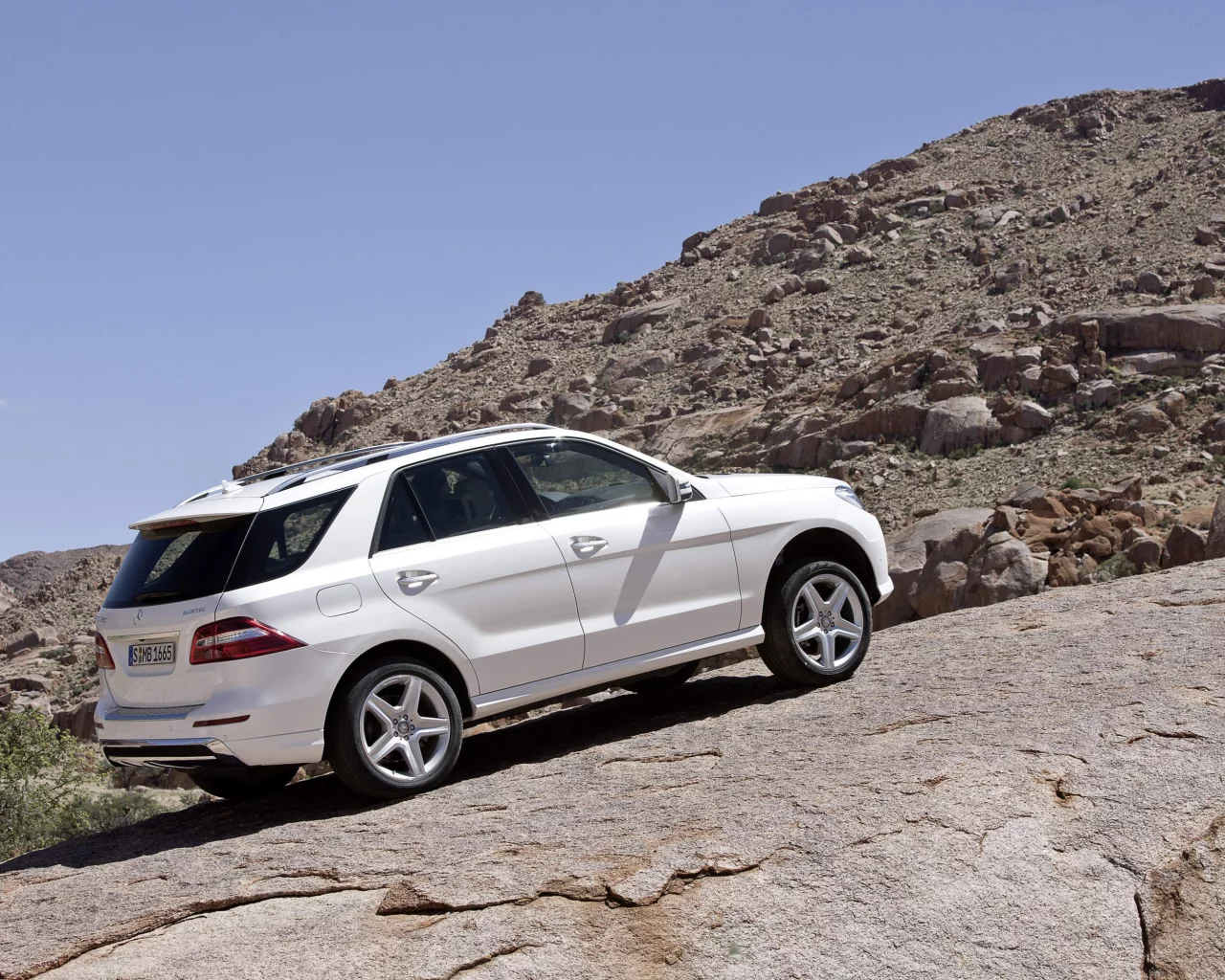 камни, car, 3000x2000, rocks, небо, sky, машина, mercedes-benz m-class 2012