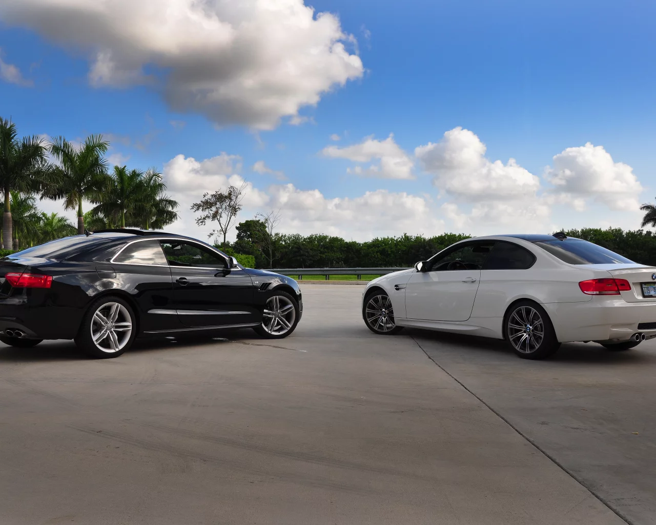 m3, audi, rs5, небо, bmw, белая, черная