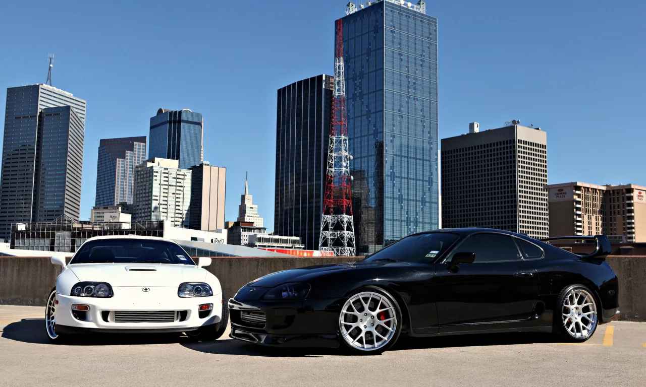 supra, мегаполис, black, белая, супра, чёрная, тойота, парковка, небоскрёбы, toyota, white
