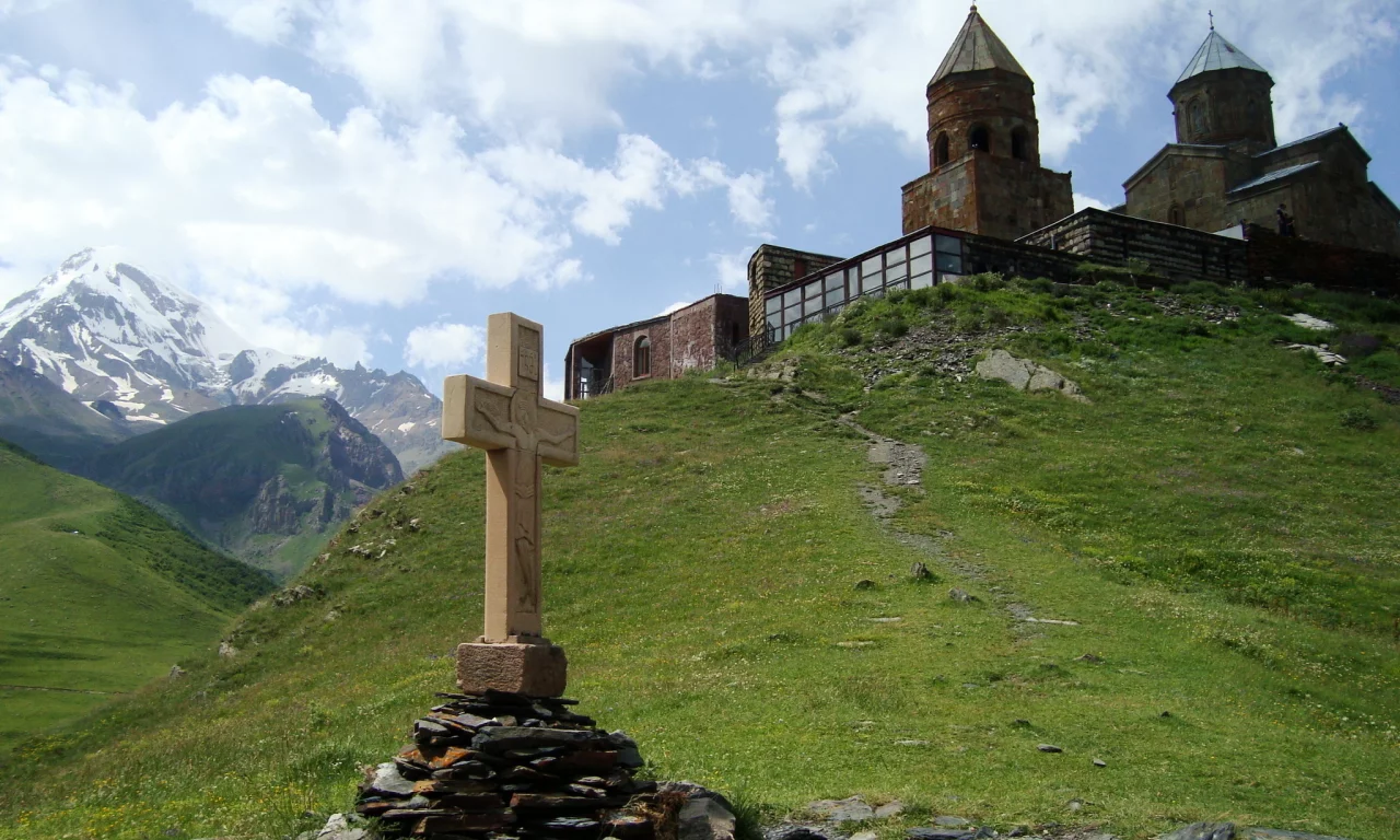 khazbegi, sobor svjatoy troici, gergeti