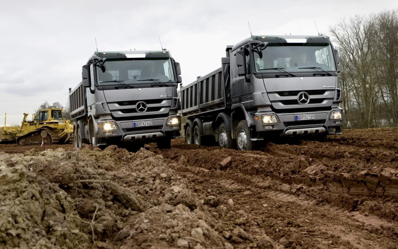 mercedes-benz, actros, самосвалы, caterpillar, грузовики, грязь, бульдозер