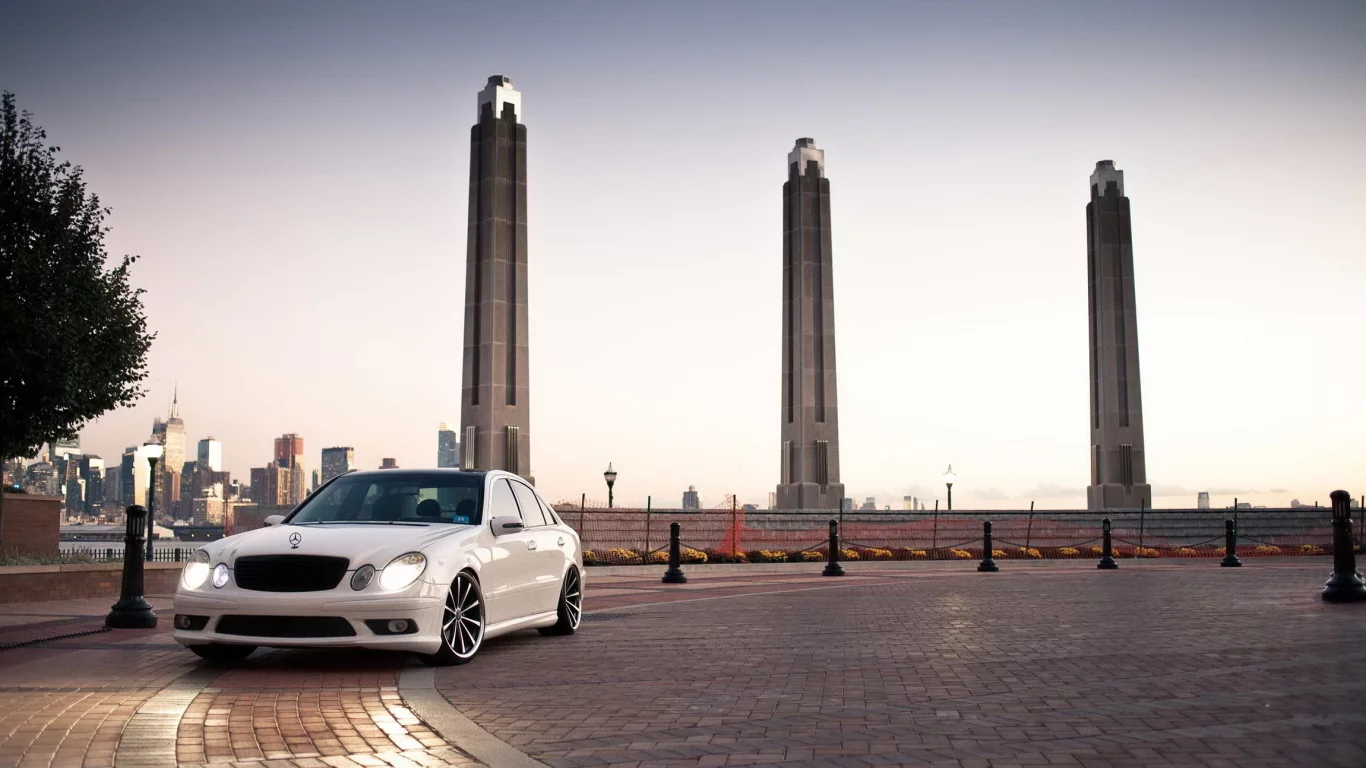 e class, тюнинг, mercedes, площадь, колонны, мерседес, amg