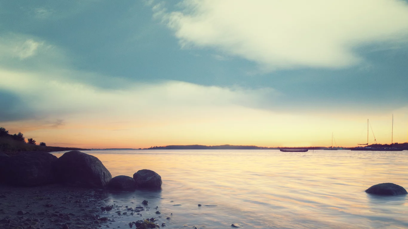 sea, закат, nature, небо, берег, clouds, water, яхта, sky, природа, море, облака, rocks, landscape, вода, 1920x1080, камни, shore, пейзаж, sunset, yacht