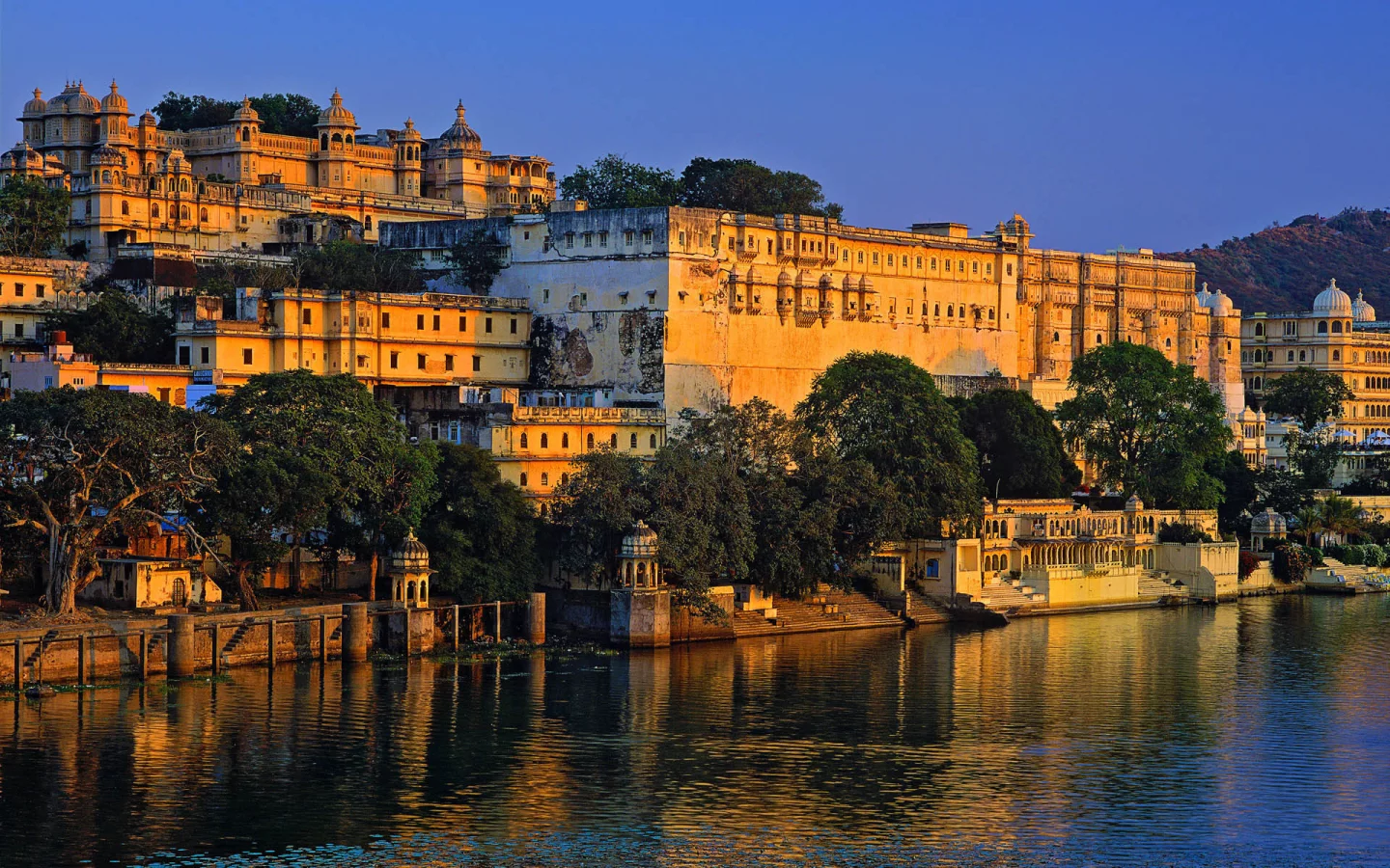 город, lake pichola and the city palace, озеро
