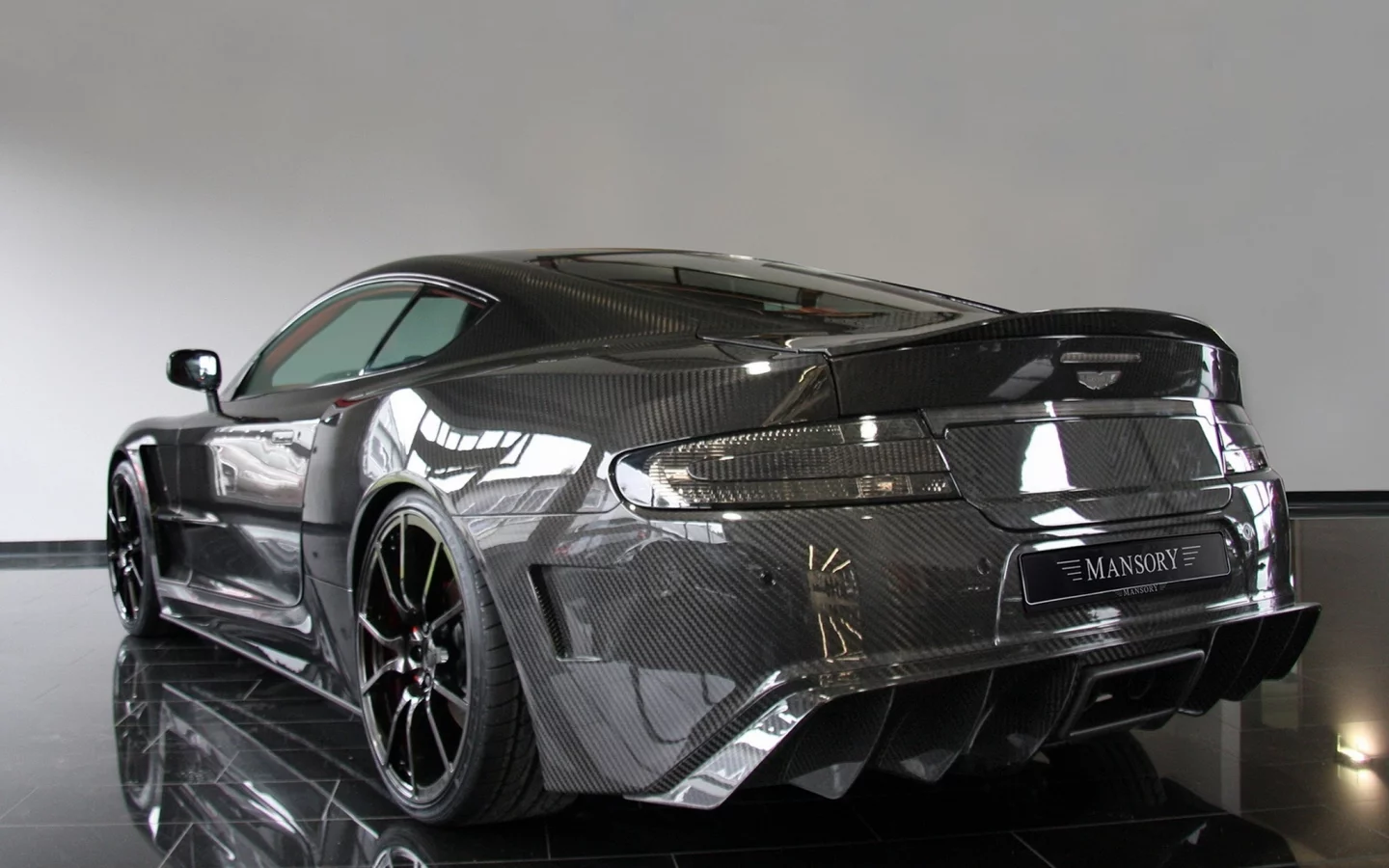dbs, cyrus, mansory, aston martin, задняя часть, карбон
