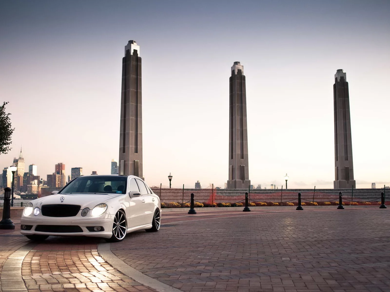 e class, тюнинг, mercedes, площадь, колонны, мерседес, amg