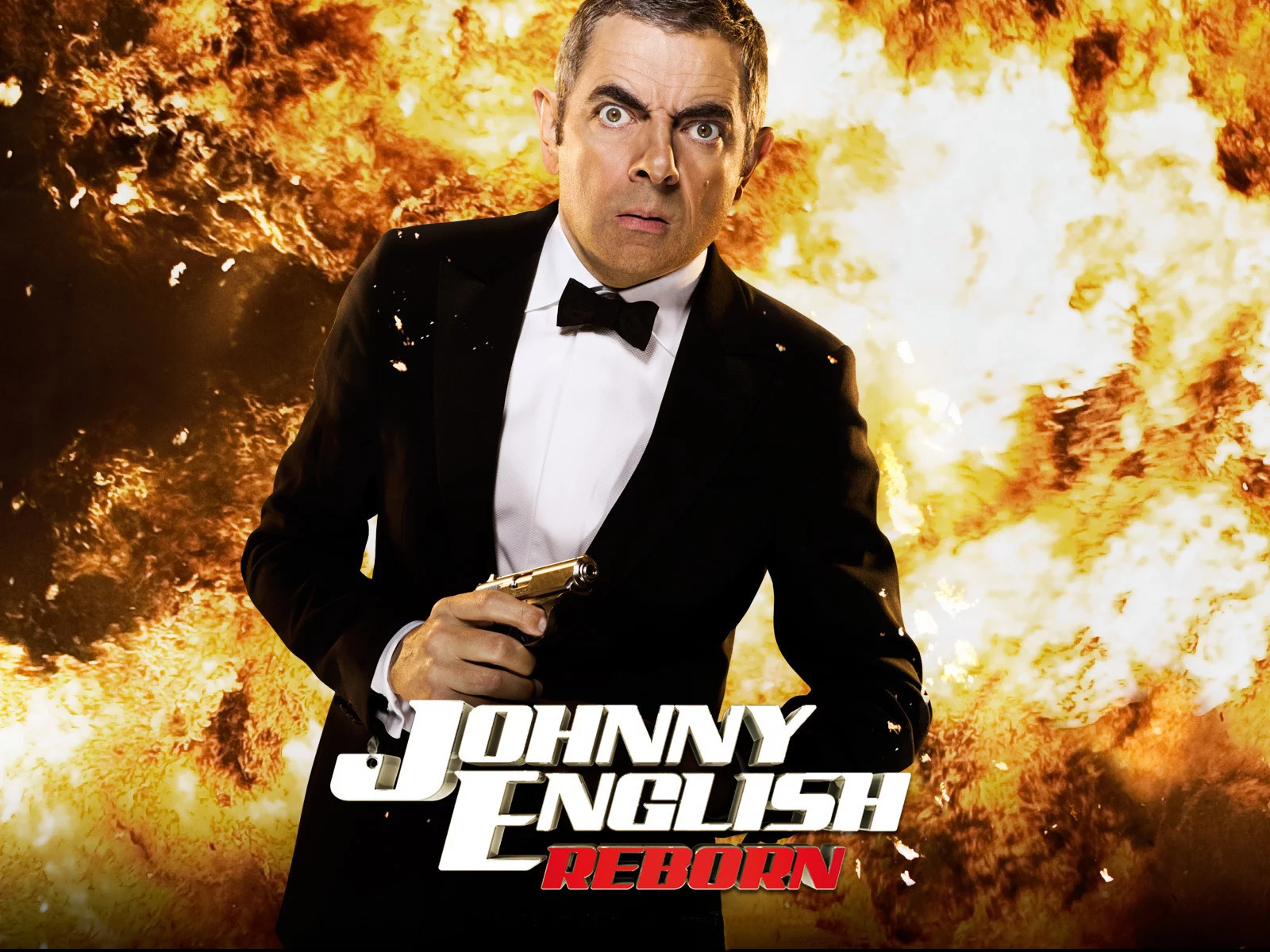 rowan atkinson, смокинг, роуэн аткинсон, johnny english reborn, пламя, пистолет, джонни инглиш перезагрузка