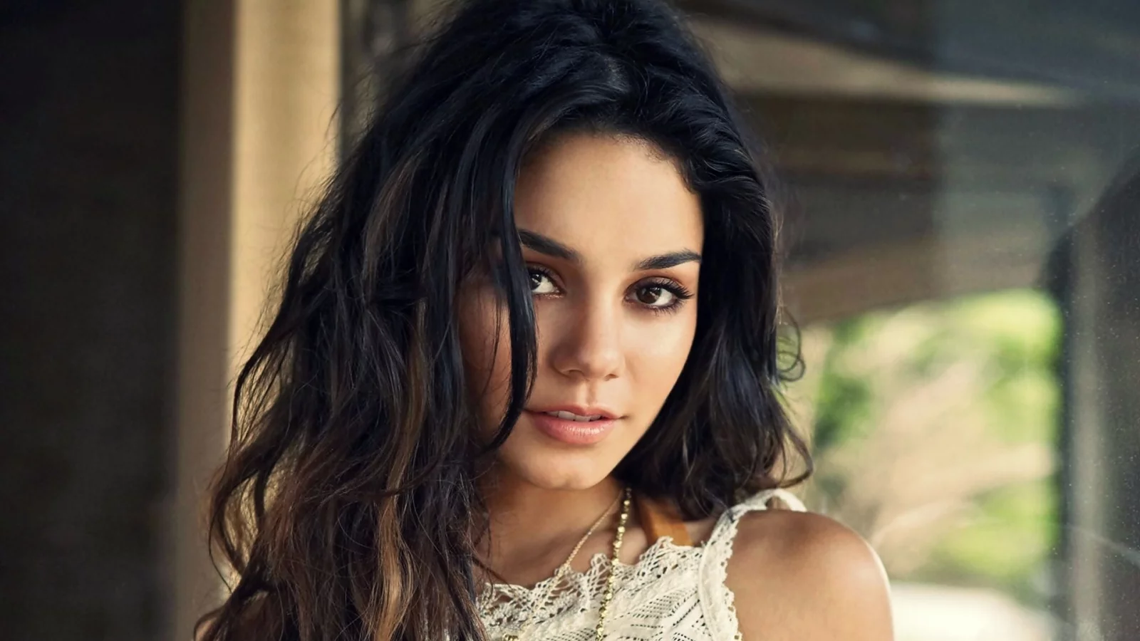 взгляд, портрет, лицо, ванесса хадженс, актриса, vanessa anne hudgens, волосы, брюнетка
