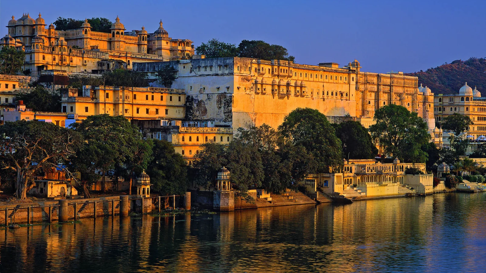 город, lake pichola and the city palace, озеро