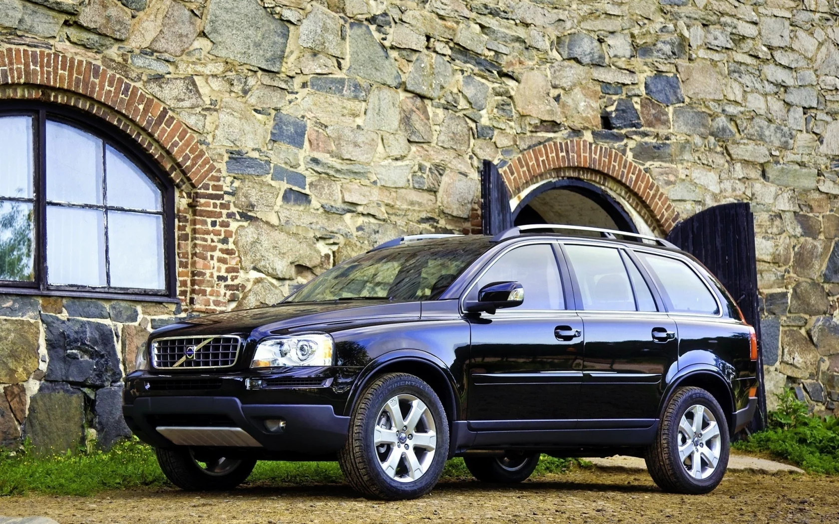 xc90, каменный дом, черный, volvo