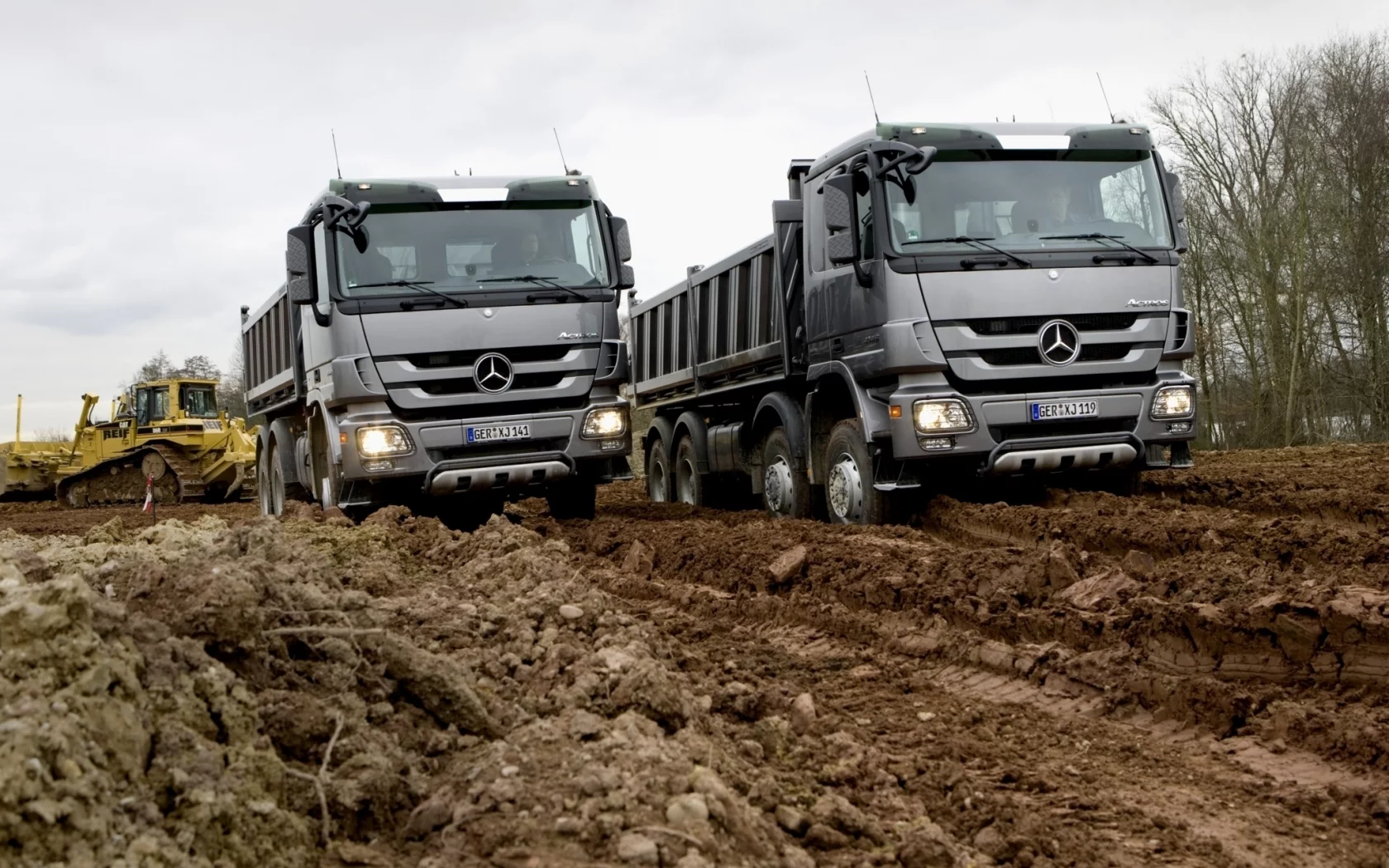 mercedes-benz, actros, самосвалы, caterpillar, грузовики, грязь, бульдозер