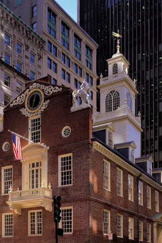 бостон, boston, сша, небоскрёбы, америка, улица, wallpaper, обои, флаг, старый дом штата