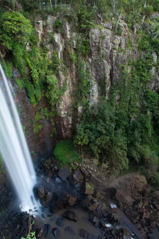 trees, precipice, природа, водопад, камни, 2560x1600, waterfall, water, landscape, rocks, река, лес, зелень, вода, nature, деревья, пейзаж, greenery, forest, обрыв, river
