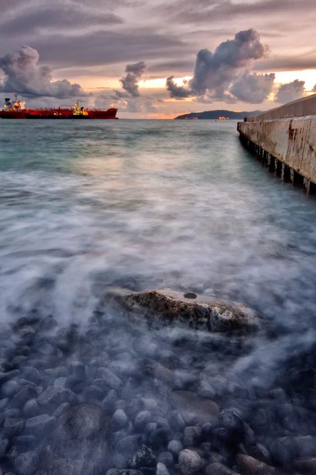 море, камни, корабль, небо, макро, облака, пирс