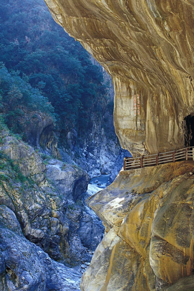 in hualien, taiwan, taroko gorge