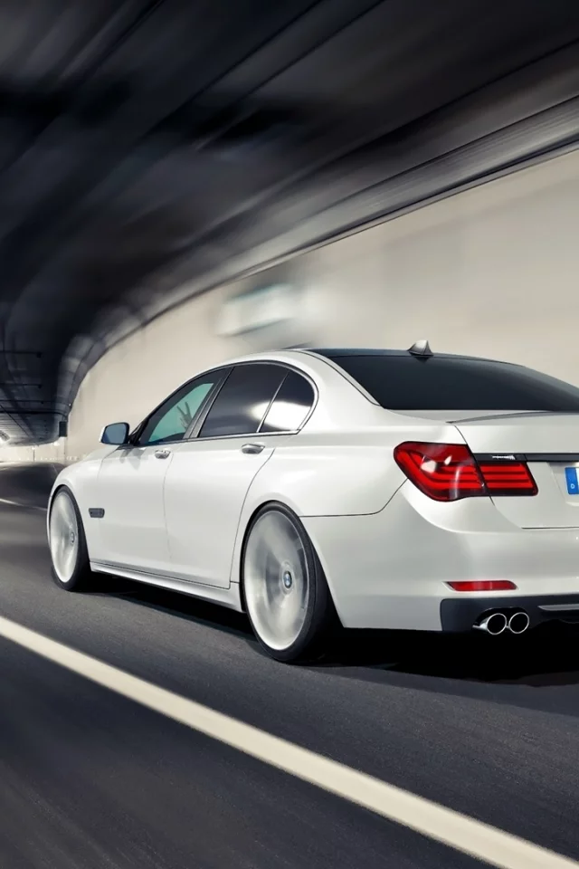 огни, bmw, белая, мчит, 7series, тунель, рука, задом
