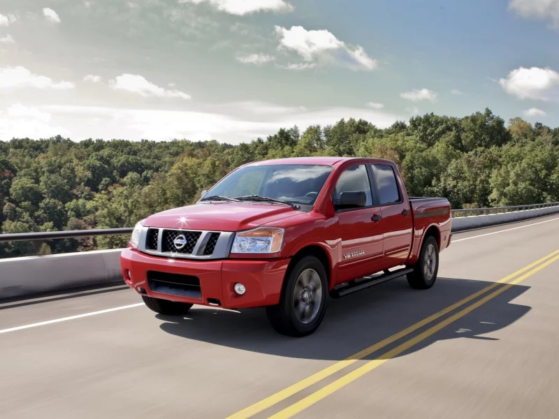 пикап, небо, titan, красный, мост, облака, титан, деревья, ниссан, nissan, дорога, pickup