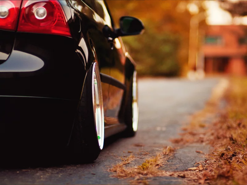 вид сзади, трава, volkswagen, vw, cars wall, cars, листья, tuning cars, фольксваген, фары, auto, дорога, city, осень