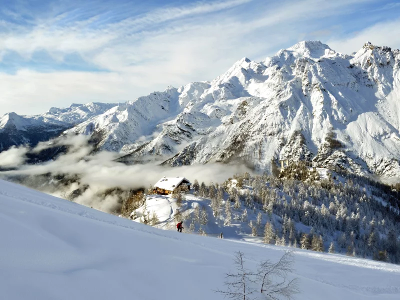 панорама, заснеженный, деревья, домик, небо, лыжник, горы, облака, snow mountains, туман, перистые, склон