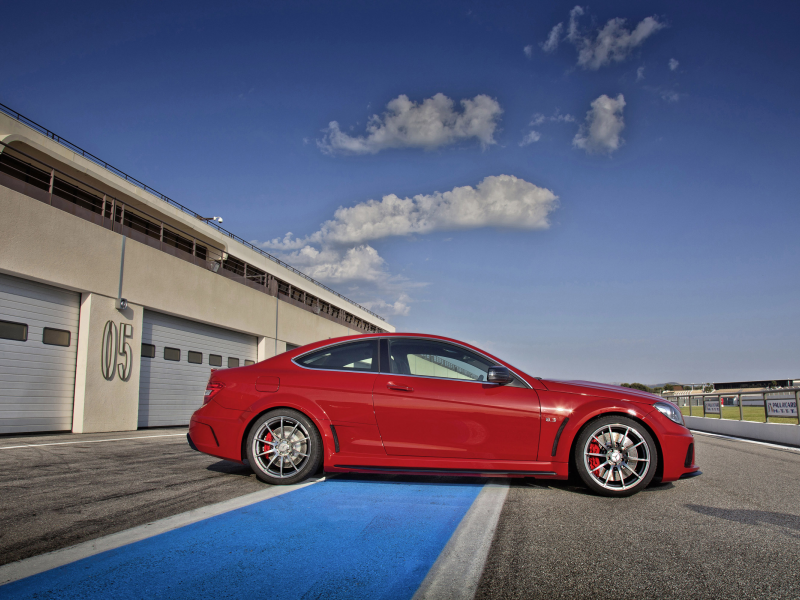 машина, sky, clouds, облака, car, дорога, asphalt, 3000x2000, небо, асфальт, mercedes-benz c 63 amg coupe black series, road