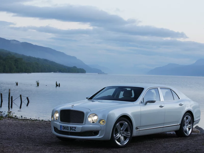 вода, shore, nature, берег, bentley mulsanne, облака, небо, лес, forest, car, water, lake, 5616x3744, природа, trees, деревья, clouds, озеро, машина, sky