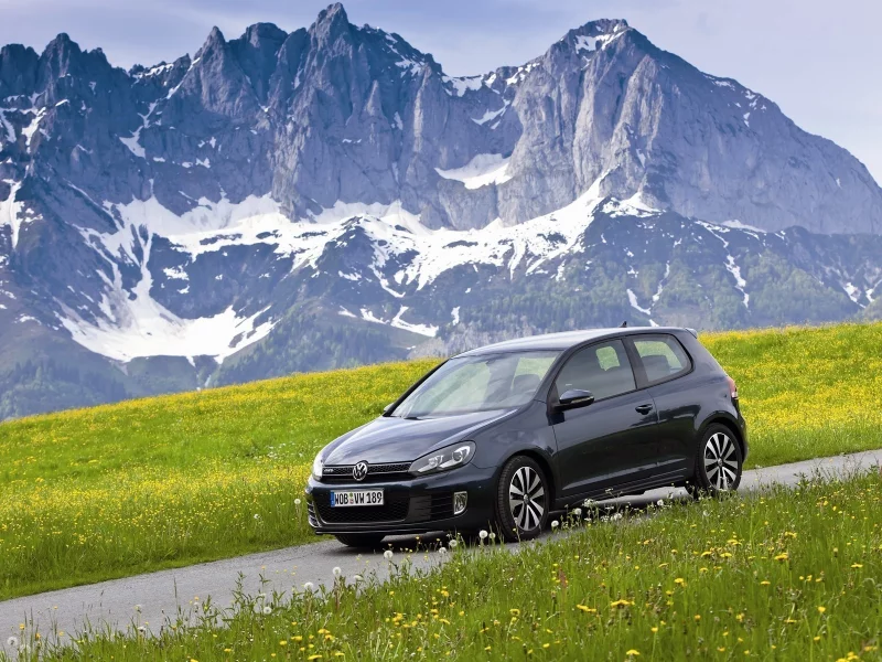 дорога, auto wallpapers, mountains, volkswagen, фольксваген, new golf gtd, машины, горы, обои, фото, гольф, трава
