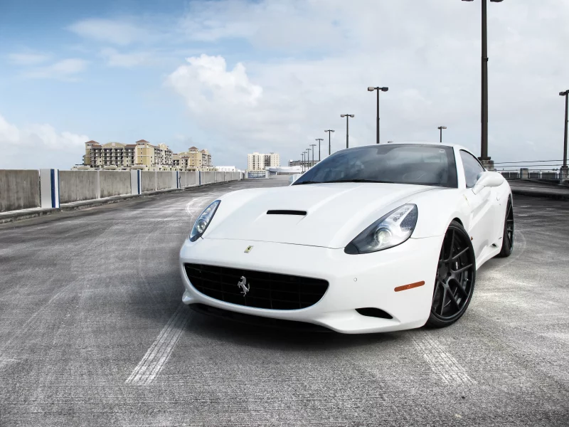 небо, передняя часть, облака, феррари, ferrari, белый, california, фонарные столбы, white, калифорния