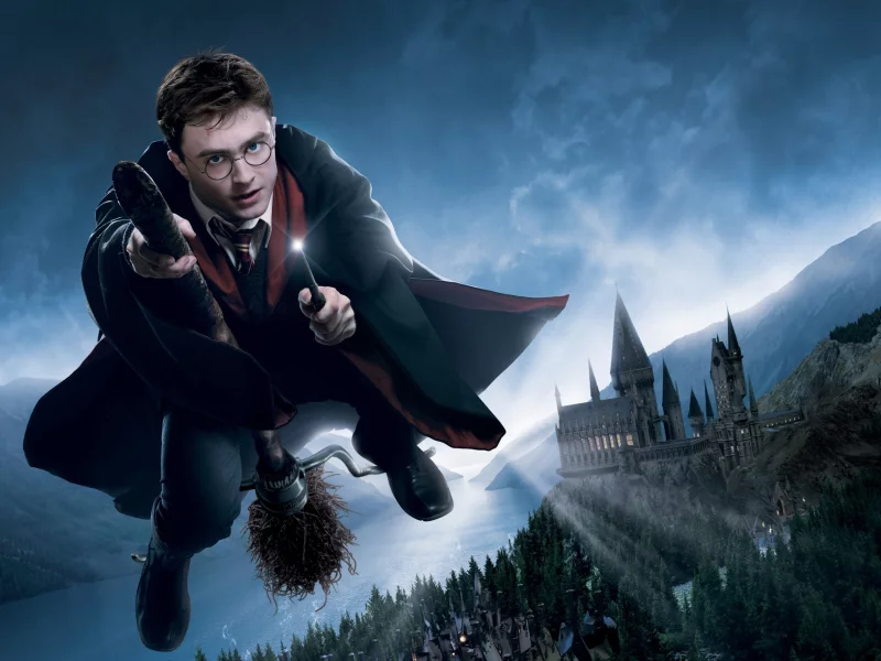 hogwarts, гарри поттер и орден феникса, полёт, daniel radcliffe, harry potter 5, метла, хогвартс, harry potter and the order of the phoenix, палочка
